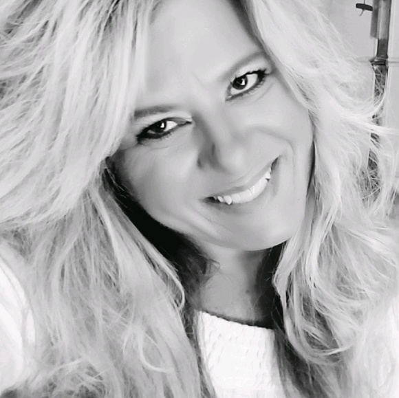 Meet your Posher, Wendy - Picture 1 of 1